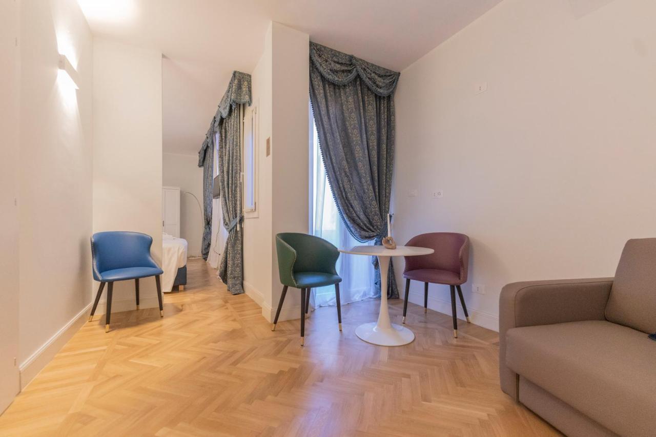 Aldrovandi Luxury Suites And Apartment — Photos 3